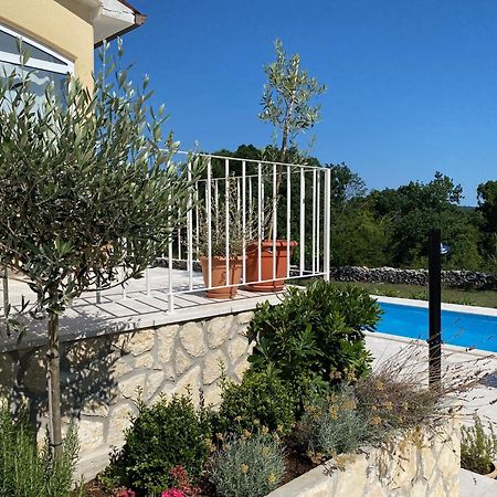 לאבין Villa Yucca Istra מראה חיצוני תמונה