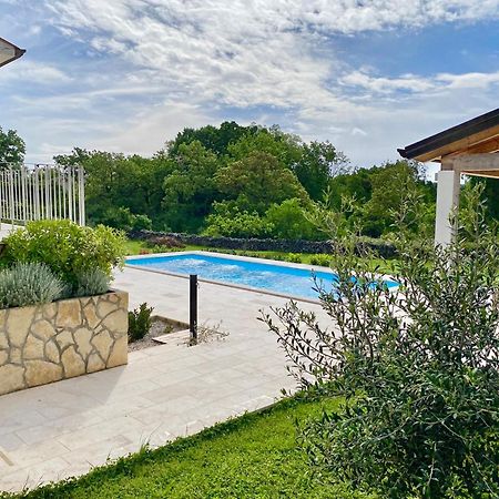 לאבין Villa Yucca Istra מראה חיצוני תמונה