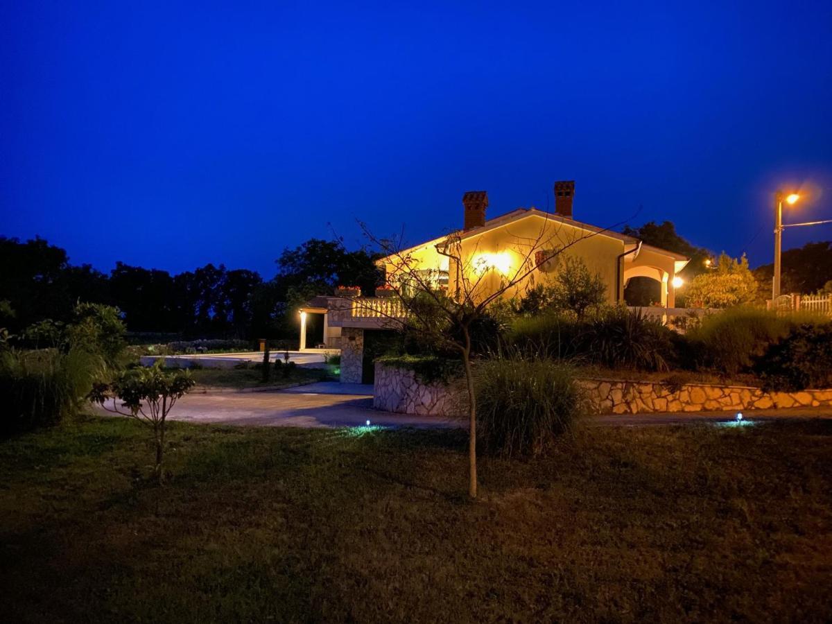 לאבין Villa Yucca Istra מראה חיצוני תמונה