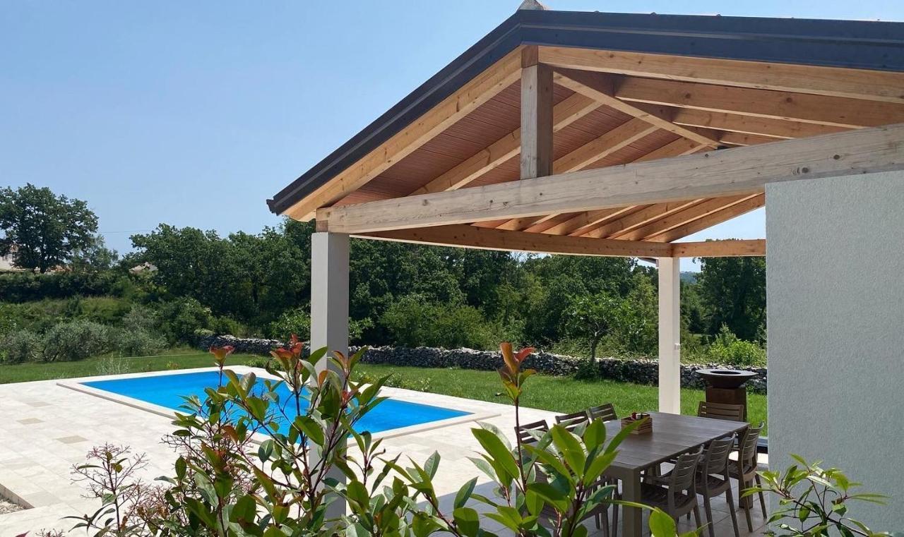 לאבין Villa Yucca Istra מראה חיצוני תמונה