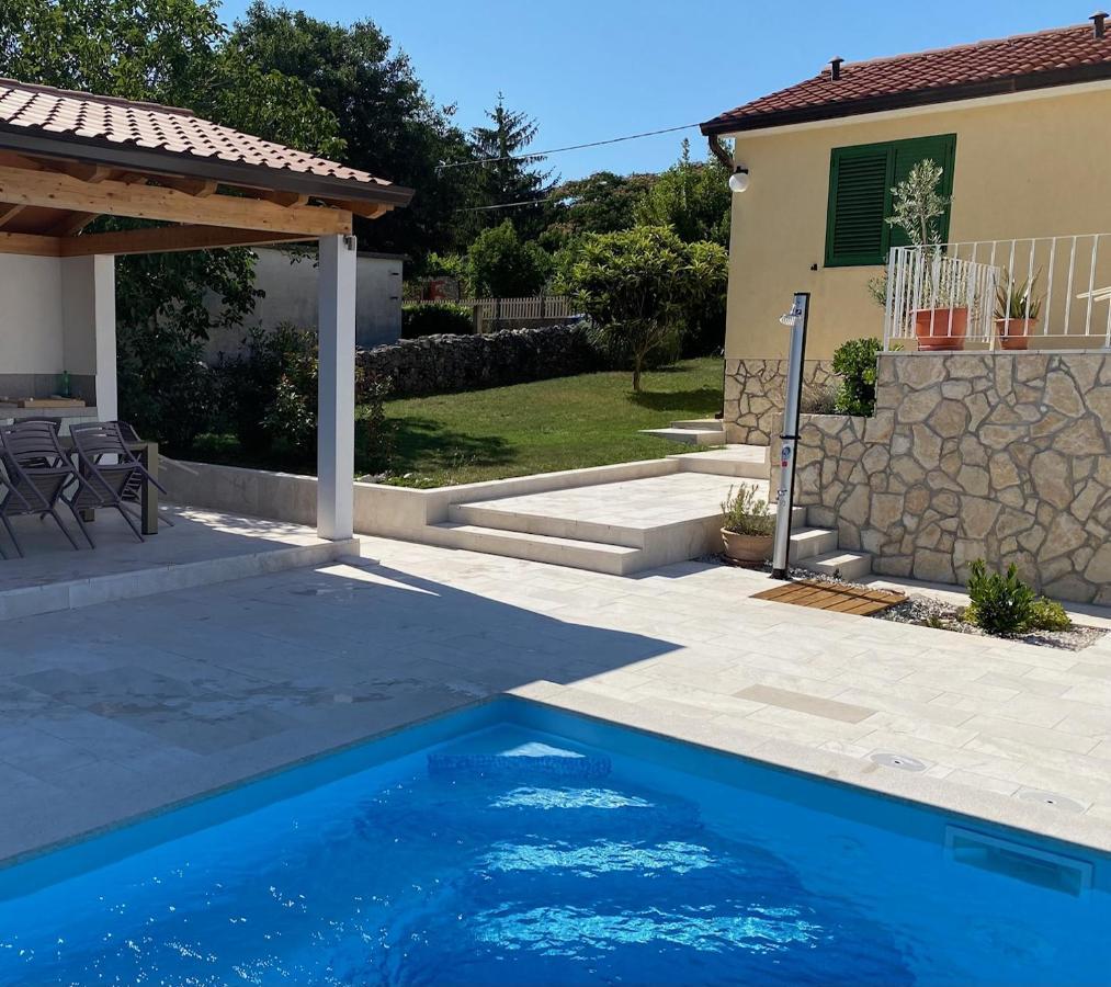 לאבין Villa Yucca Istra מראה חיצוני תמונה