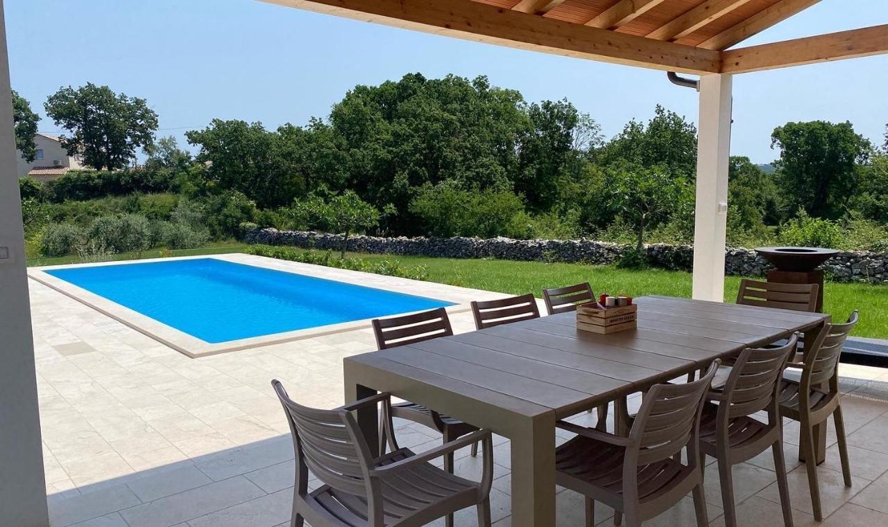 לאבין Villa Yucca Istra מראה חיצוני תמונה