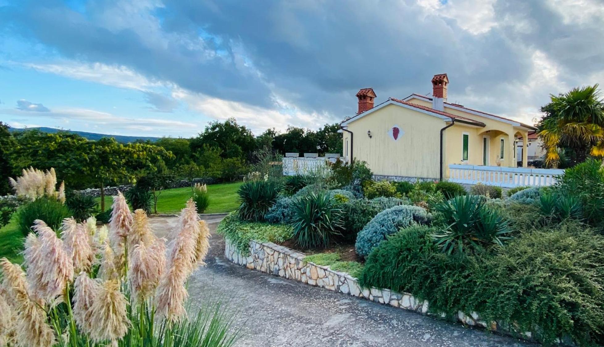 לאבין Villa Yucca Istra מראה חיצוני תמונה